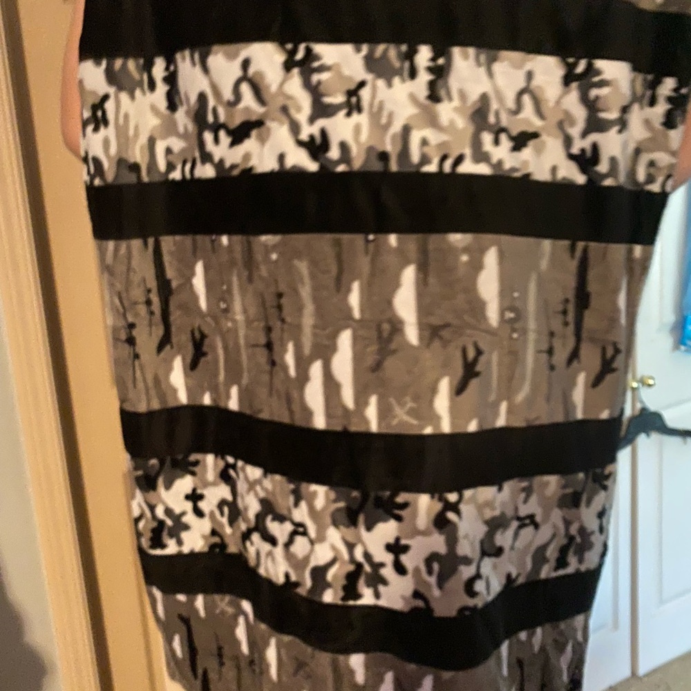 EUC CHILD SIZE CAMOUFLAGE AND AIRPLANE PRINT MINKY BLANKET!